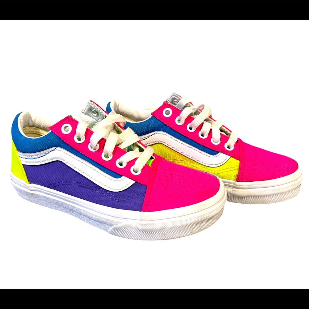 Neon Van’s size 1
